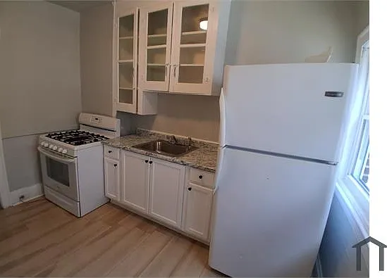 1 bed, $1,100 — Photo 3