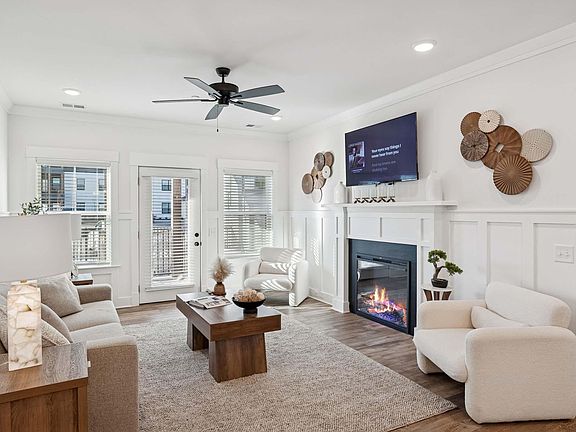 2nd image of 2968 Commonwealth Dr #111
