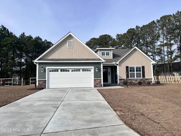 2101 Rhinestone Drive, Winterville, NC 28590