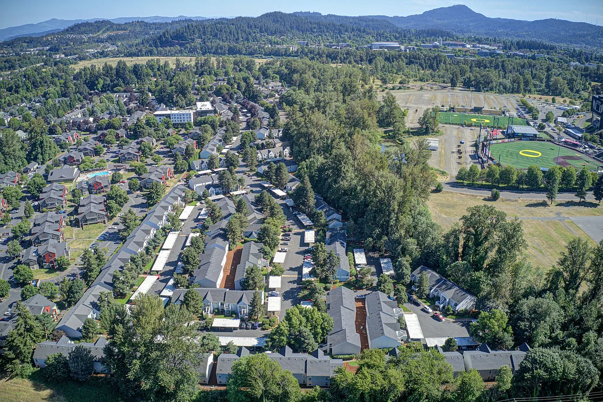 Building Photo - PARKGROVE APARTMENTS