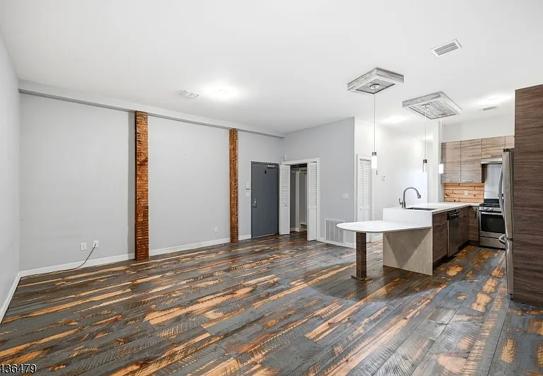 180 Spring St #304 — Photo 7