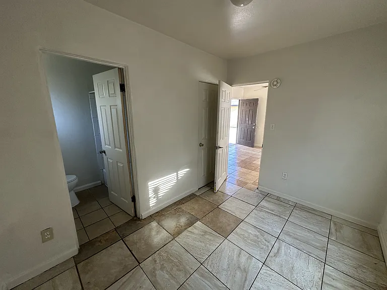 110 Pine St — Photo 4
