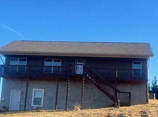 525 Low Valley Rd, Dandridge, TN 37725