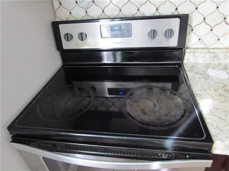 1235 Riverside Dr #F6 — Photo 10