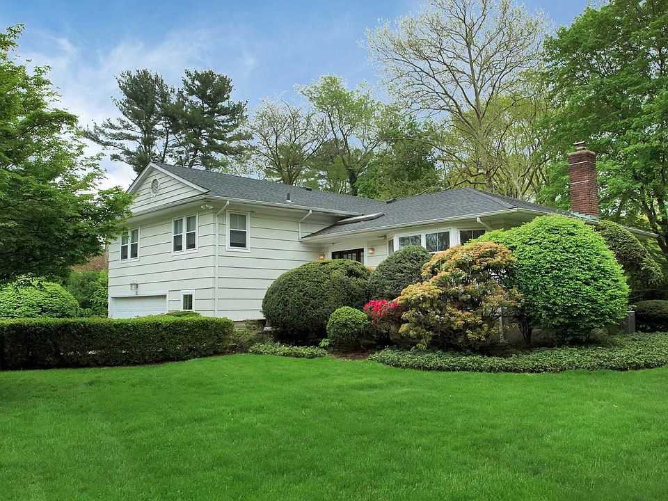 1st image of 30 Teakwood Ln