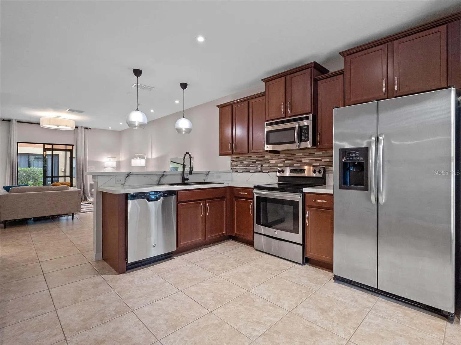 2 bed, 2.5 bath, 1144 sqft, $2,000 — Photo 3