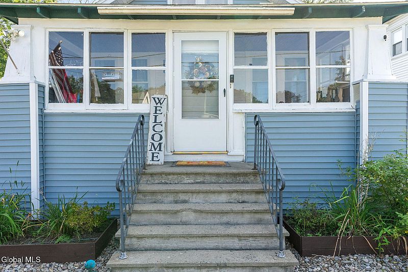 4th image of 1013 Beverly Street