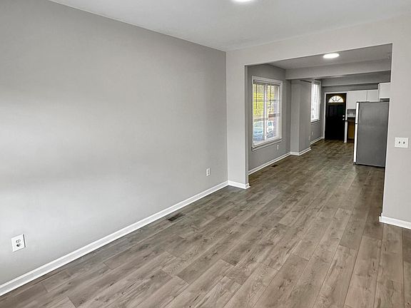 5th image of 1002 Beaconsfield Ave APT 1N