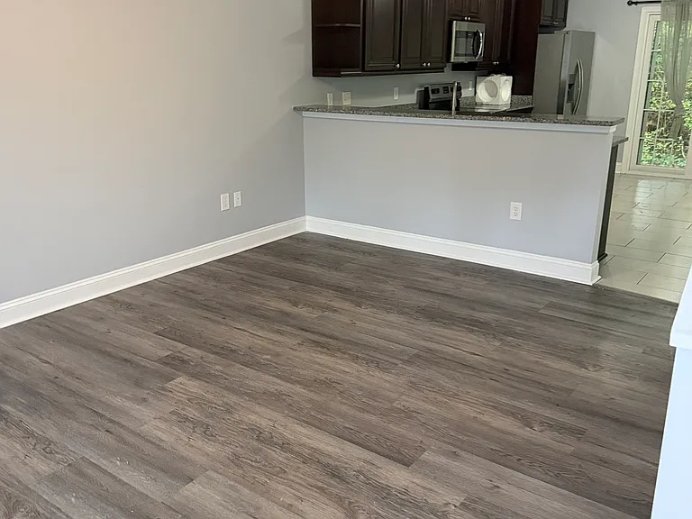 1031 Virginia St — Photo 6