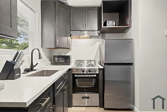 2 bed, 700 sqft, $1,350 — Photo 3