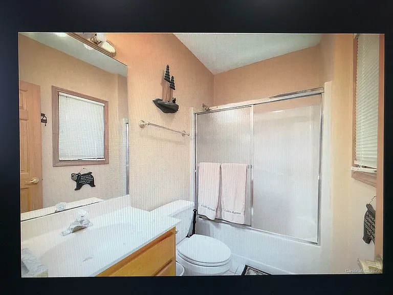 26 Marion Dr — Photo 6