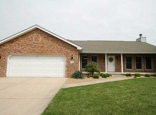 1030 Redwing Dr, Columbus, IN 47203