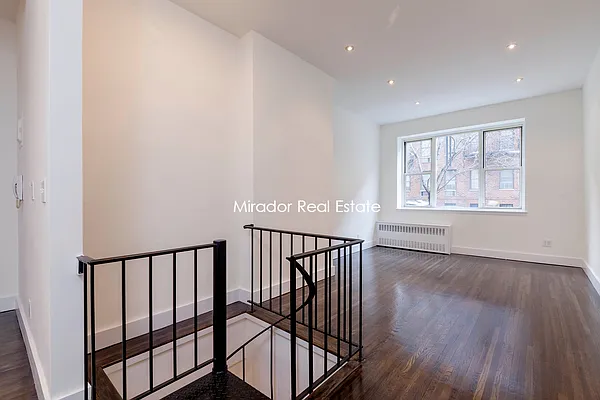 Rented by Mirador Real Estate | media 22