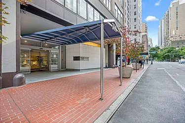 Rented by R New York