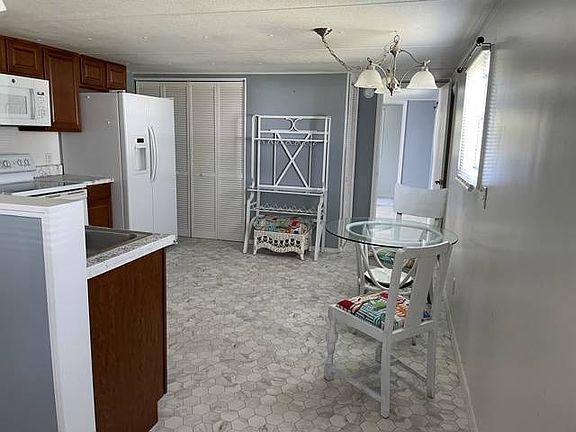 5th image of 68 N Greenway Dr