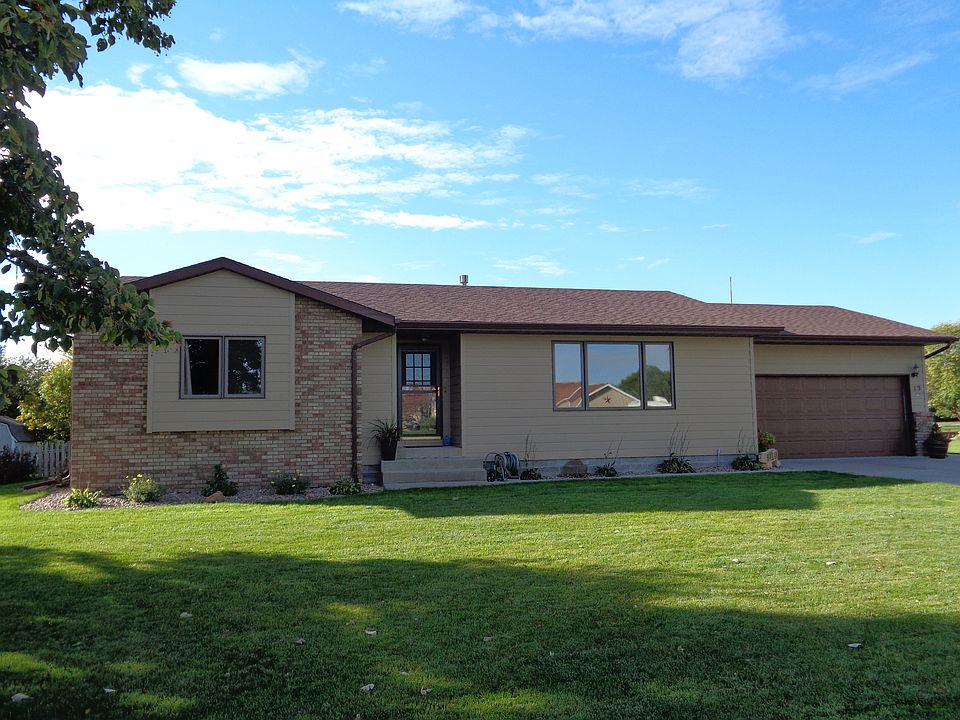 1st image of 13 Redwood Dr