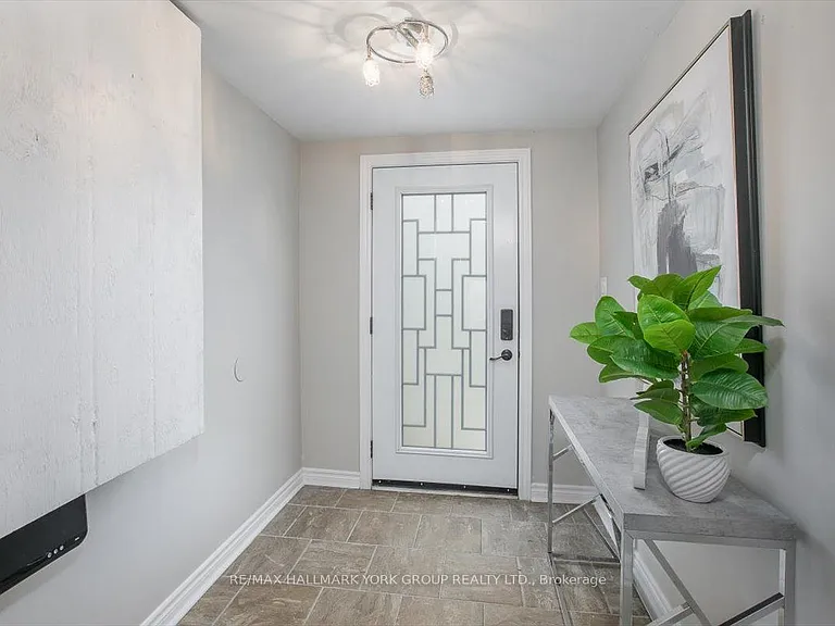 21 Lakeshore Rd — Photo 6