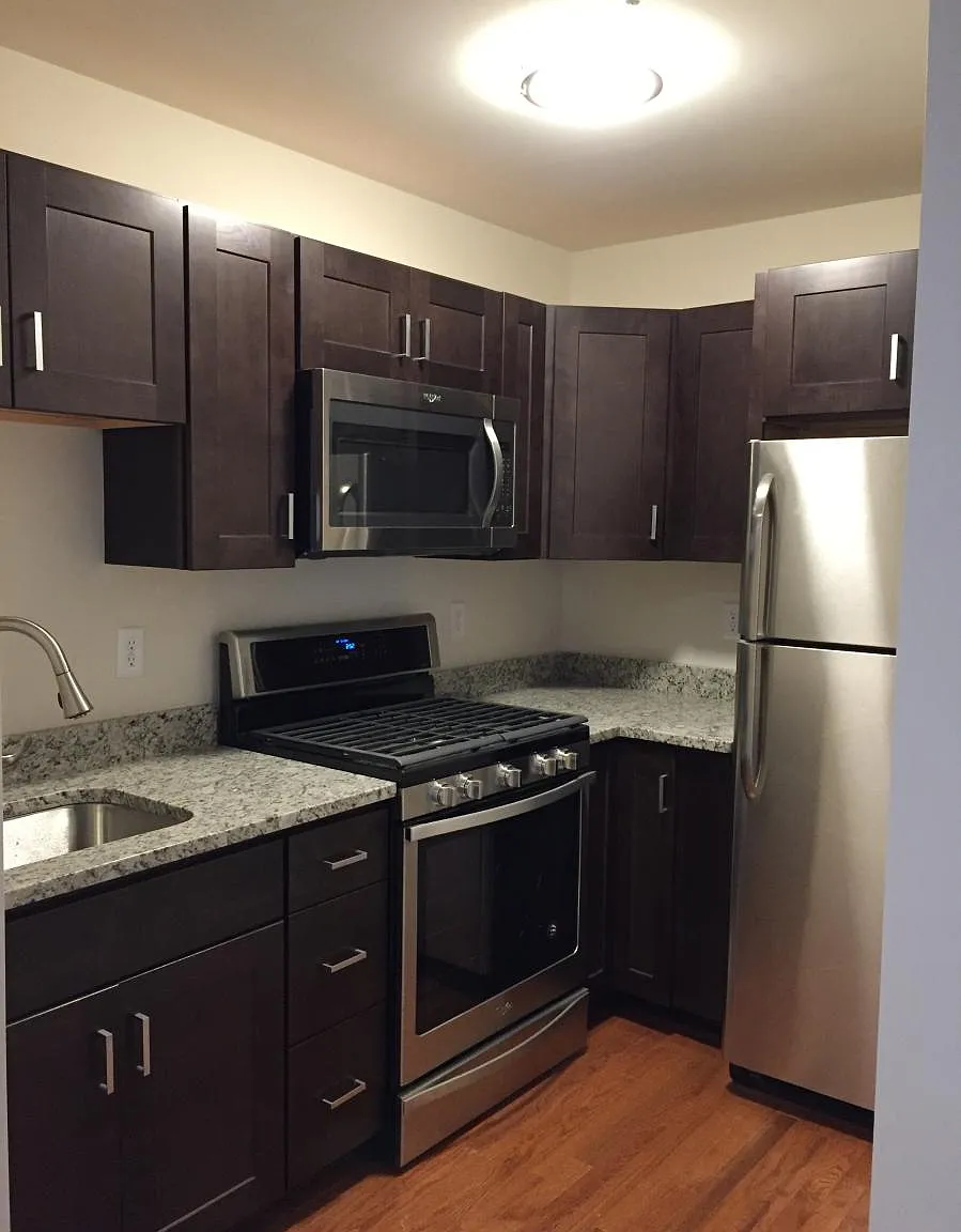 1 bed, 550 sqft, $1,900 — Photo 2