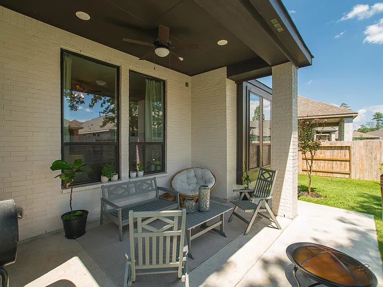 427 Boggy Belt Ln — Photo 44
