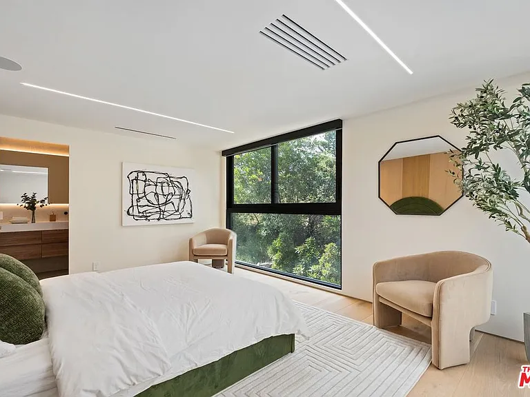 2501 Banyan Dr — Photo 31