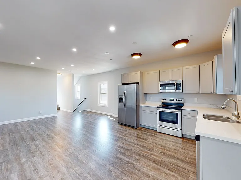 1411-1413 Peralta St — Photo 7