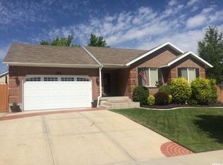 13898 S Shaggy Peak Dr, Riverton, UT 84096