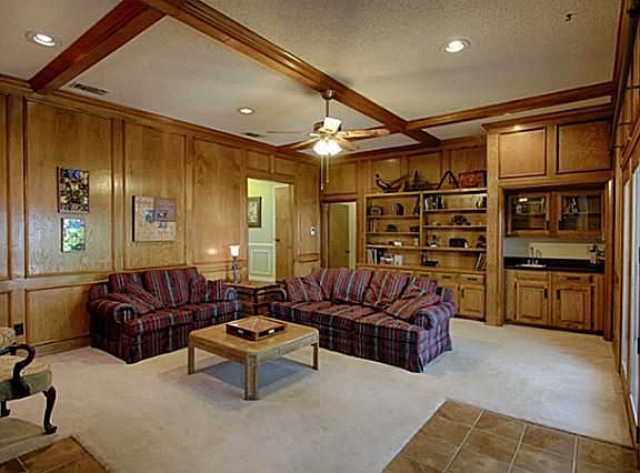 5th image of 902 Skyline Dr
