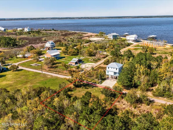 116 Cedar Point Rd, Bay Saint Louis, MS 39520