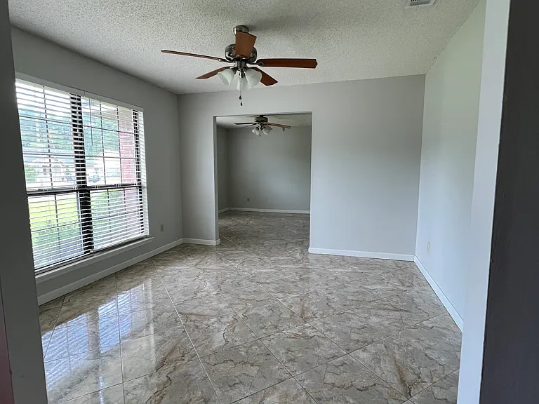1704 Ashton Dr — Photo 7