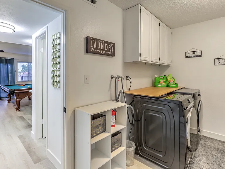 1421 Lucaccini Ln — Photo 32