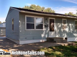6940 Orchard St, Lincoln, NE 68505