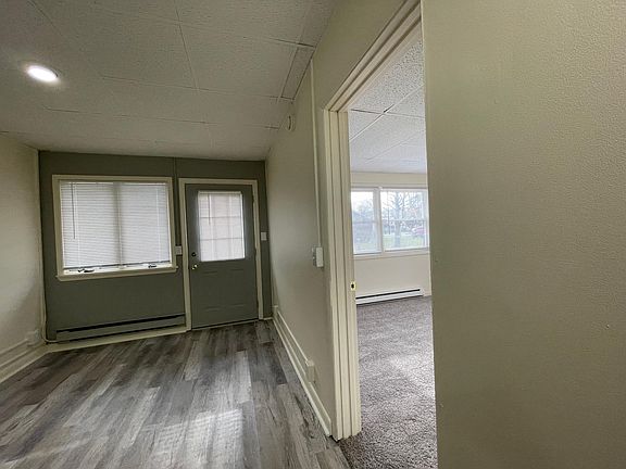 4th image of 305 1/2 Washington St APT 7