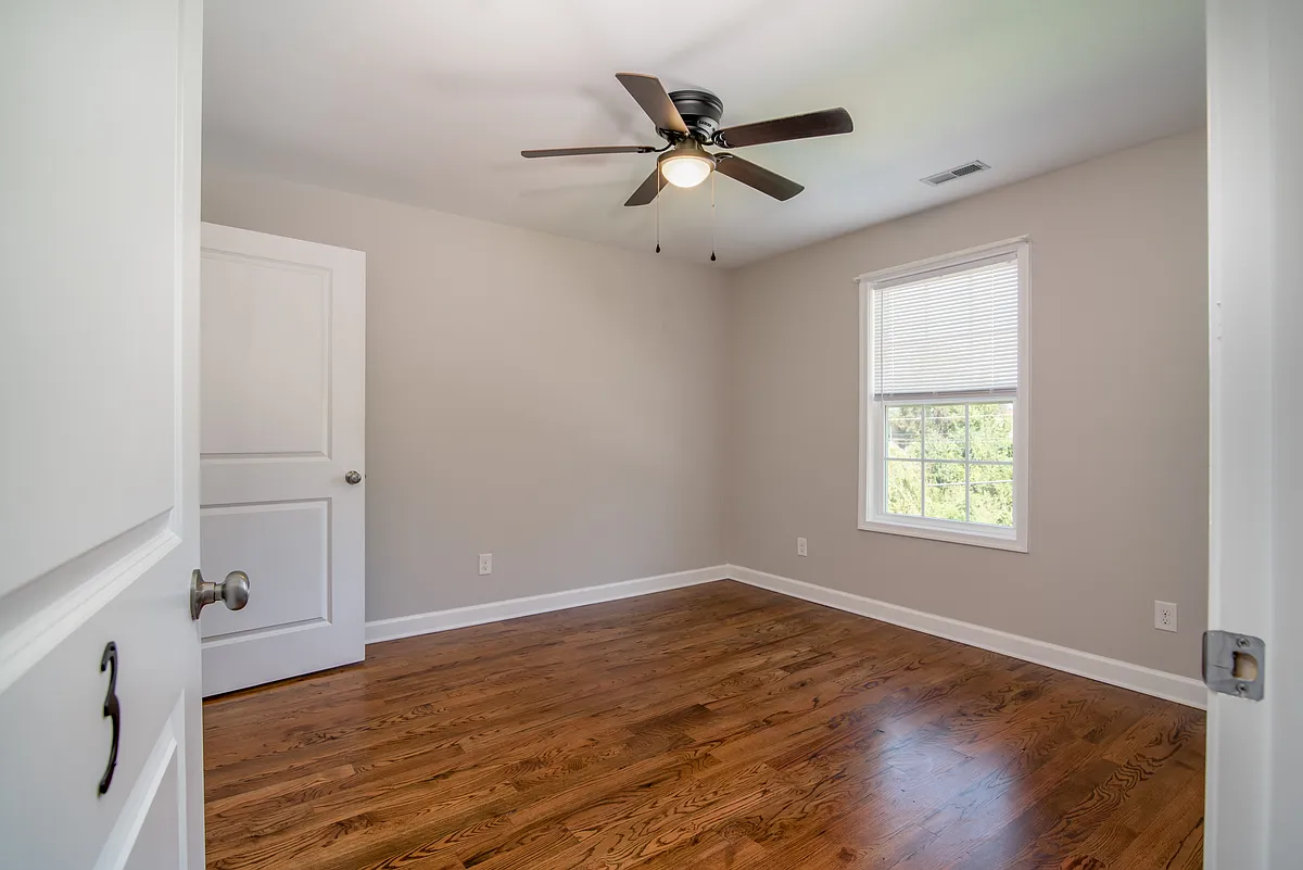 Building Photo - 113 Williams St #3