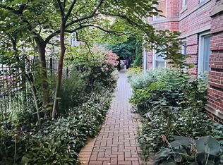 3037 N Troy St APT 3E, Chicago, IL 60618