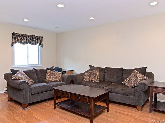 2nd image of 16 Donna Dr APT 3