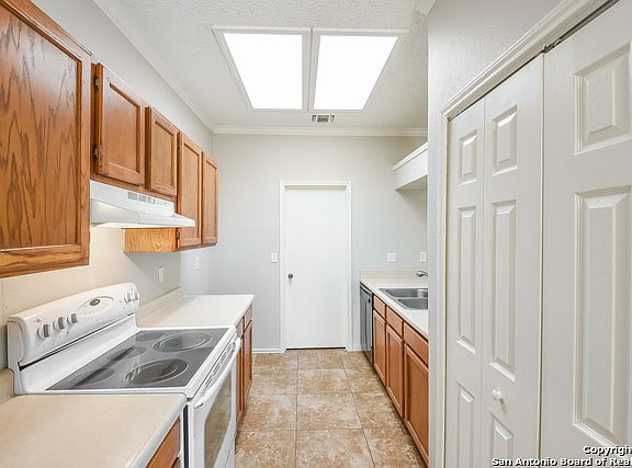 4th image of 5363 Chestnut View Dr