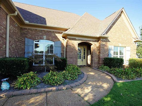 2nd image of 330 Hedge Rose Blvd