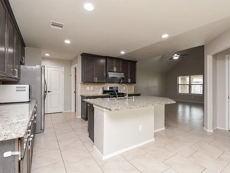 4602 Tuscan Lily Dr — Photo 10