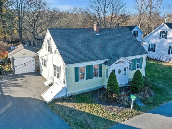 17 Drift Rd, Westport, MA 02790