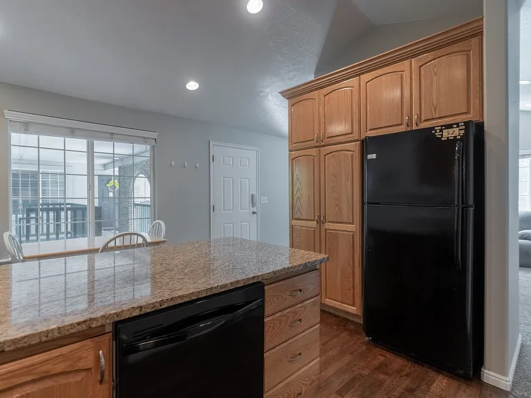 935 N University Ave #16 — Photo 25