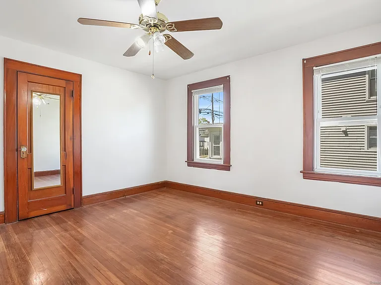 108 Barnum Ter — Photo 17
