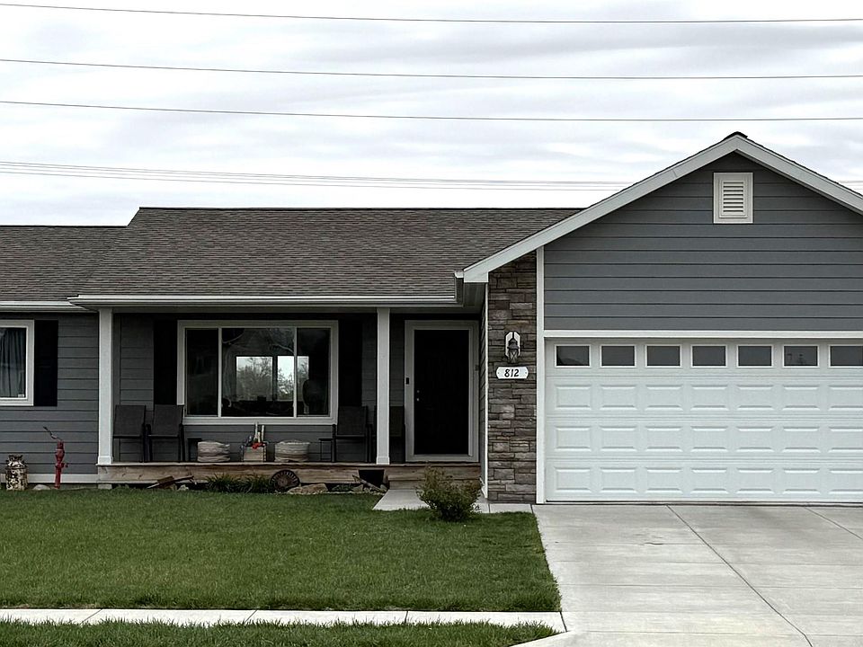 1st image of 812 Sun Ridge Dr