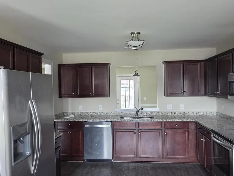 504 Hillshade Ct #A — Photo 5