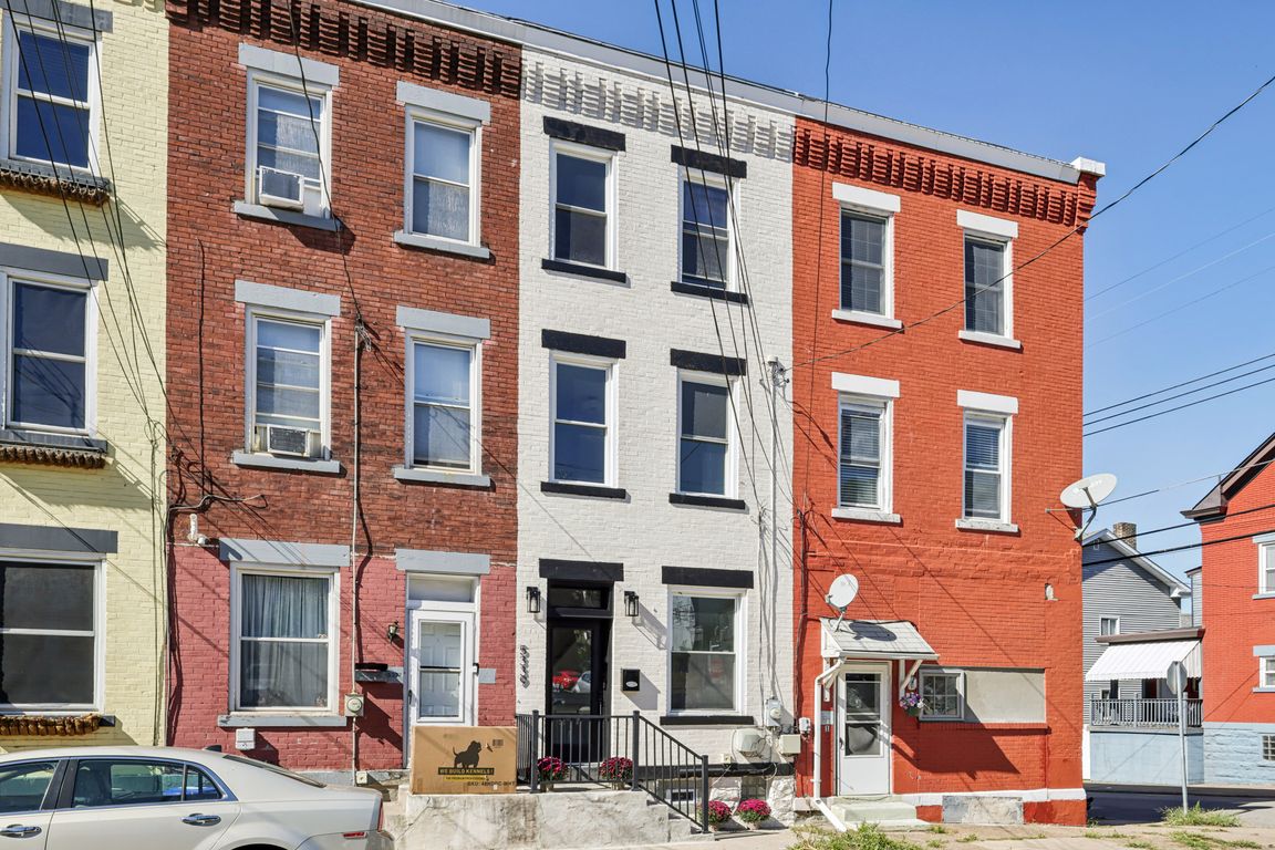 Carnegie St-S0210-001.jpg