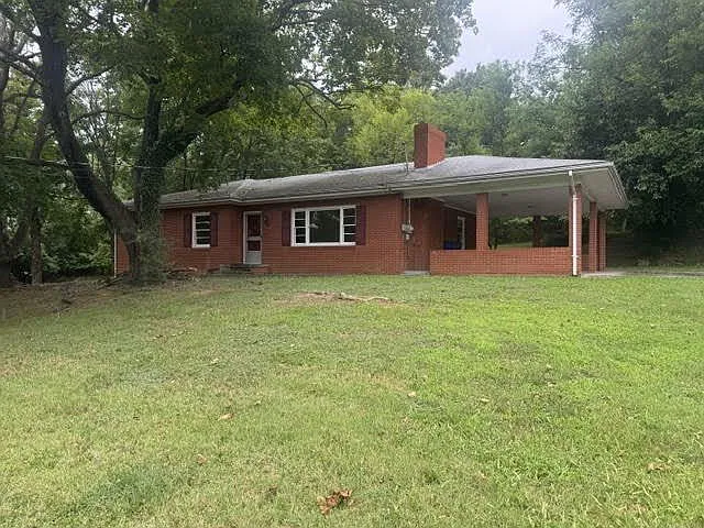 401 Salem Ave