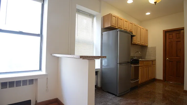 Rented by City Connections Realty | media 27