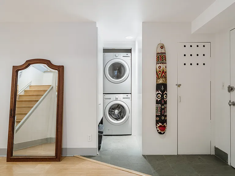 456 W 49th St #1 — Photo 37