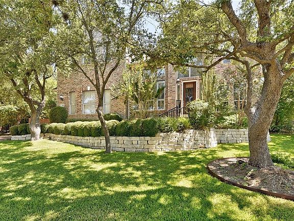 2nd image of 3809 Mira Vista Dr