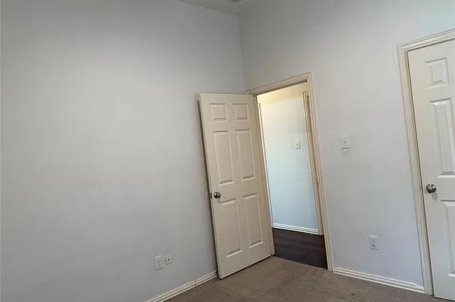13401 Roadster Dr — Photo 4