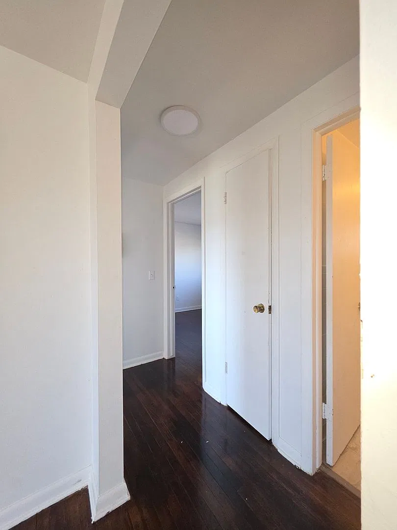 2 bedroom upper — Photo 1
